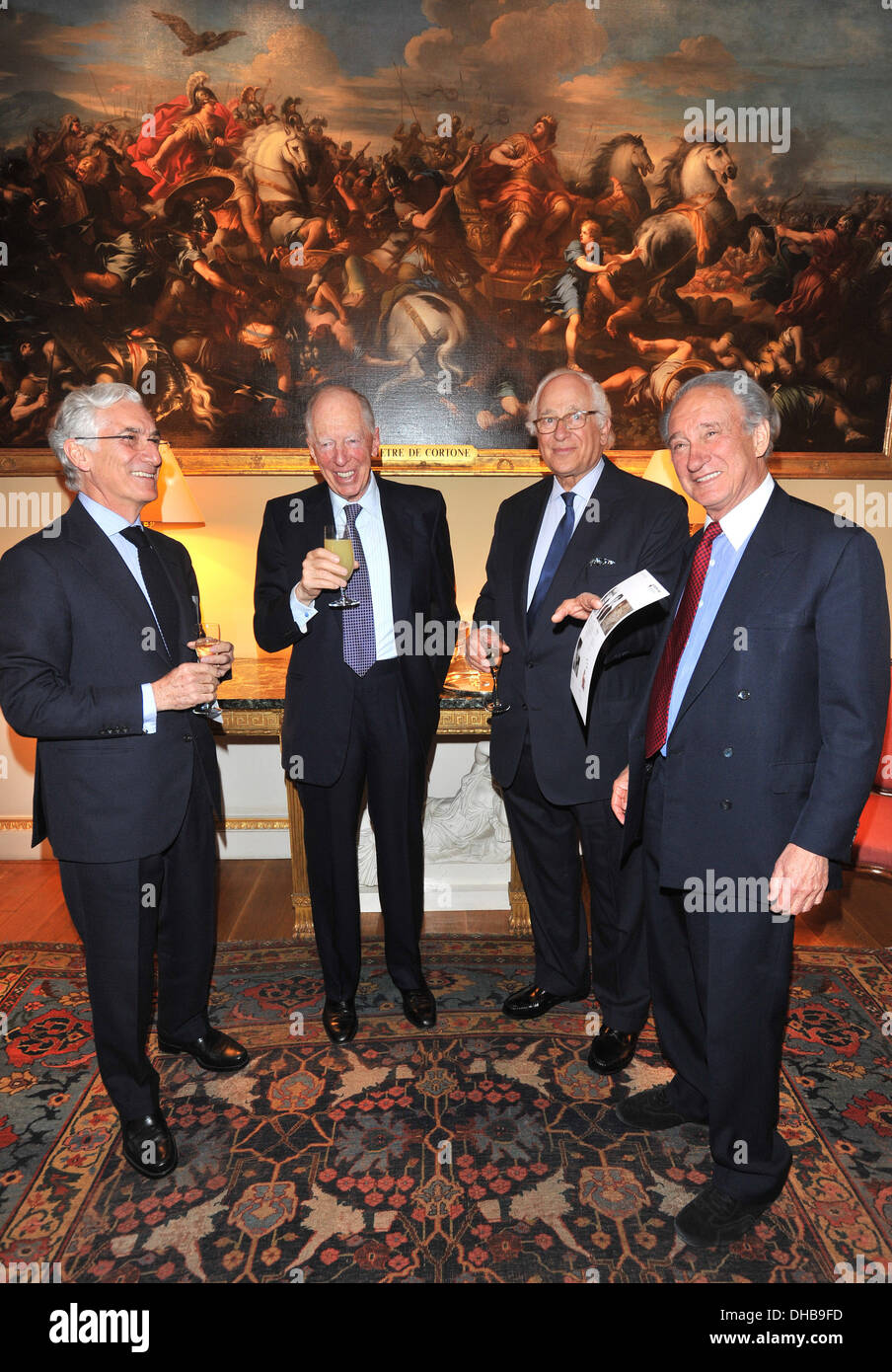 Jacob Rothschild (2 L) und Sir Evelyn de Rothschild (2. R) Positive