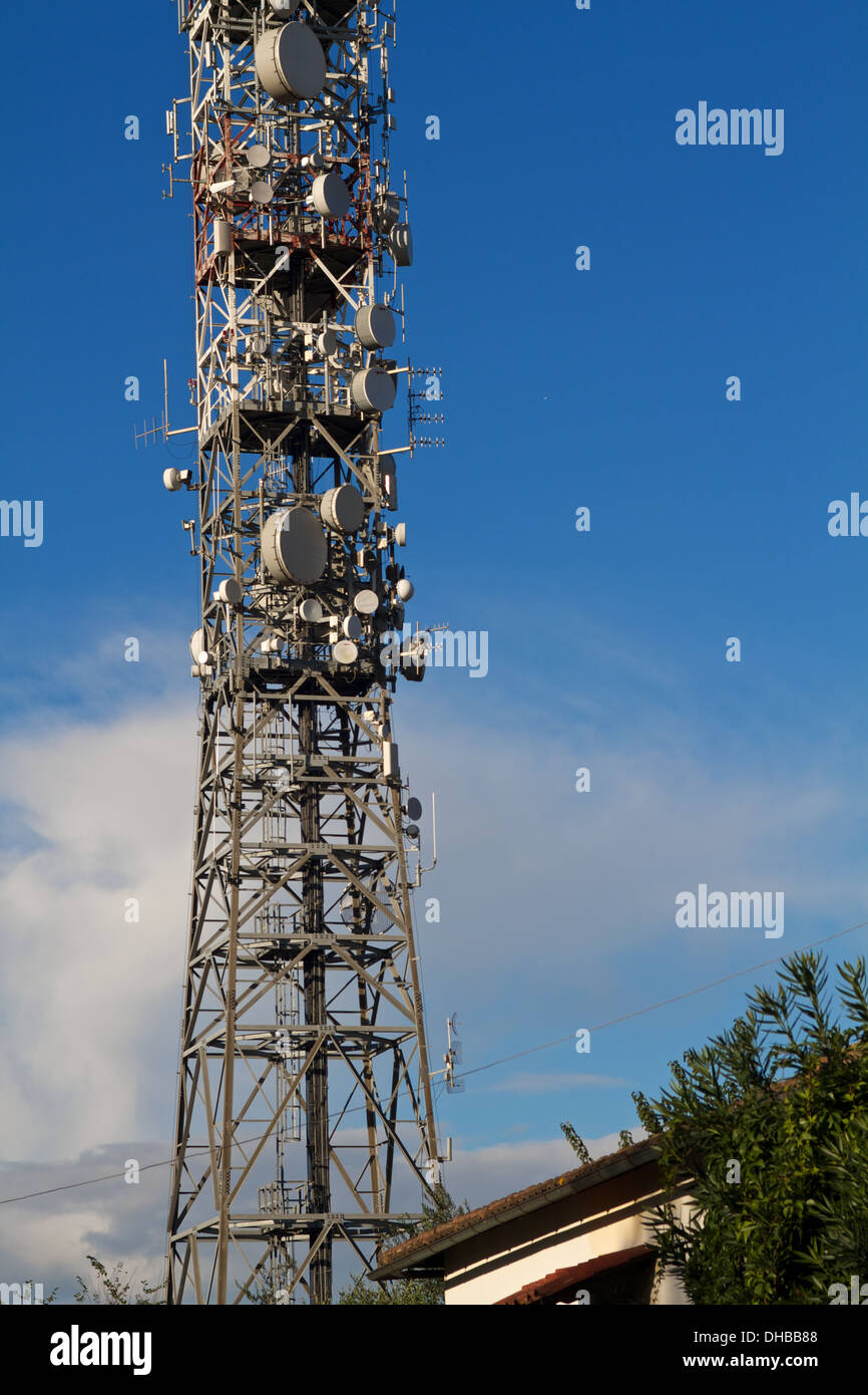 große Senderantenne-tv, Radio, Telefon, in Rom Stockfoto