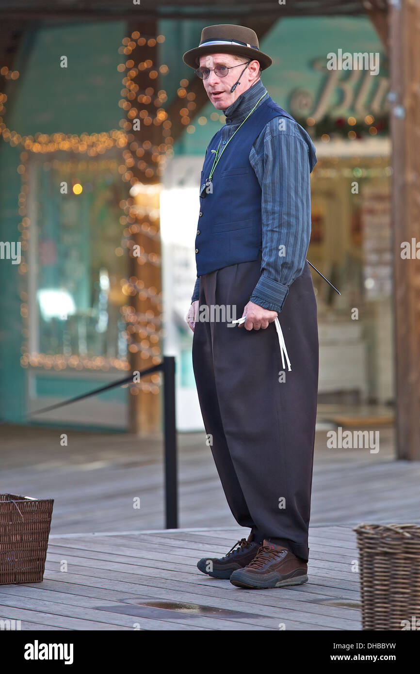 Frisco Fred, der Zauberer, auf der Bühne am Pier 39 in San Francisco. Stockfoto