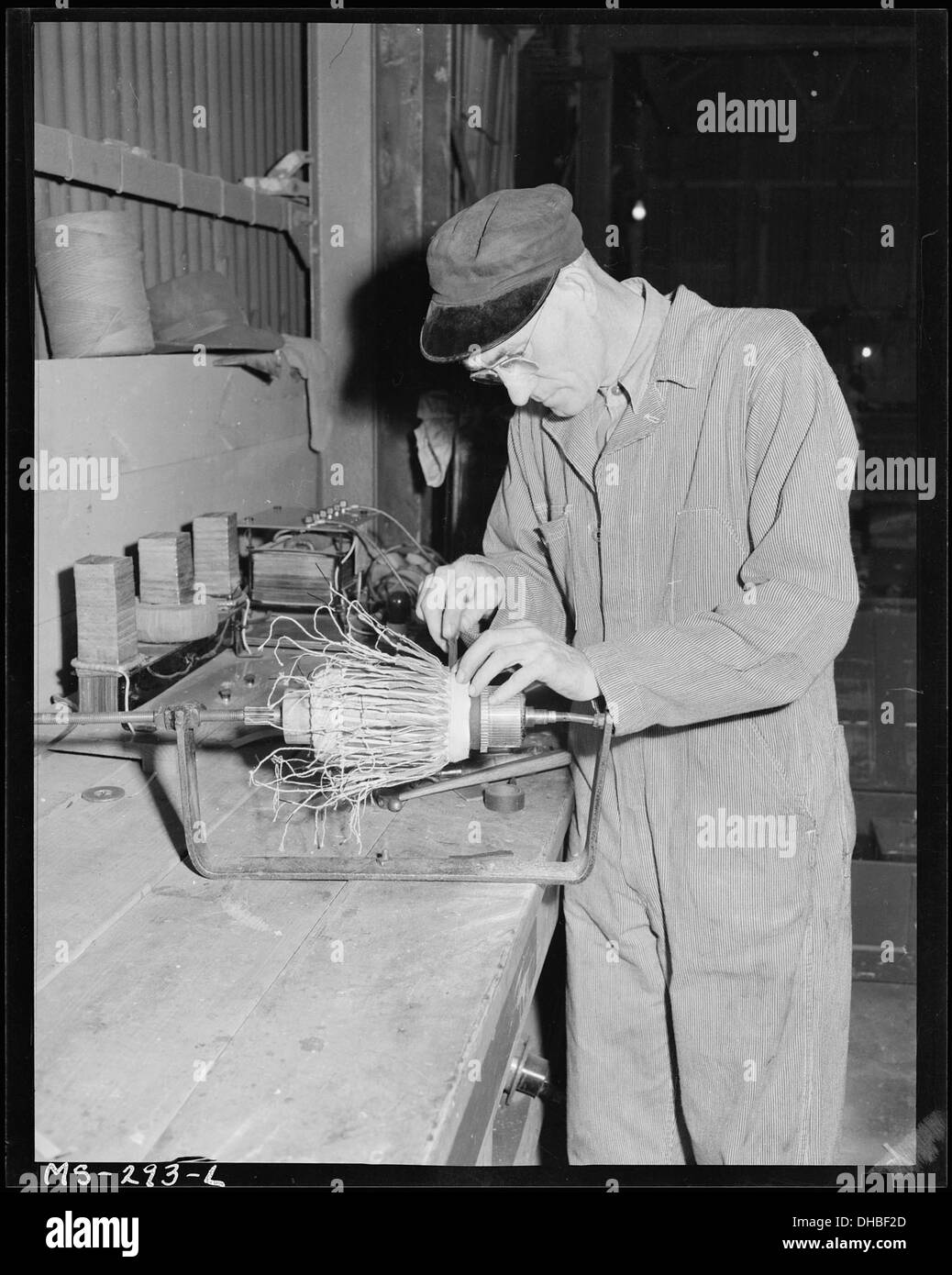 Bohren Sie Alex Rockliff, Sealeyville, Indiana, zurückspulen Anker des Motors in Dooley verwendet. Pyramide Coal Company, Sieg... 540346 Stockfoto