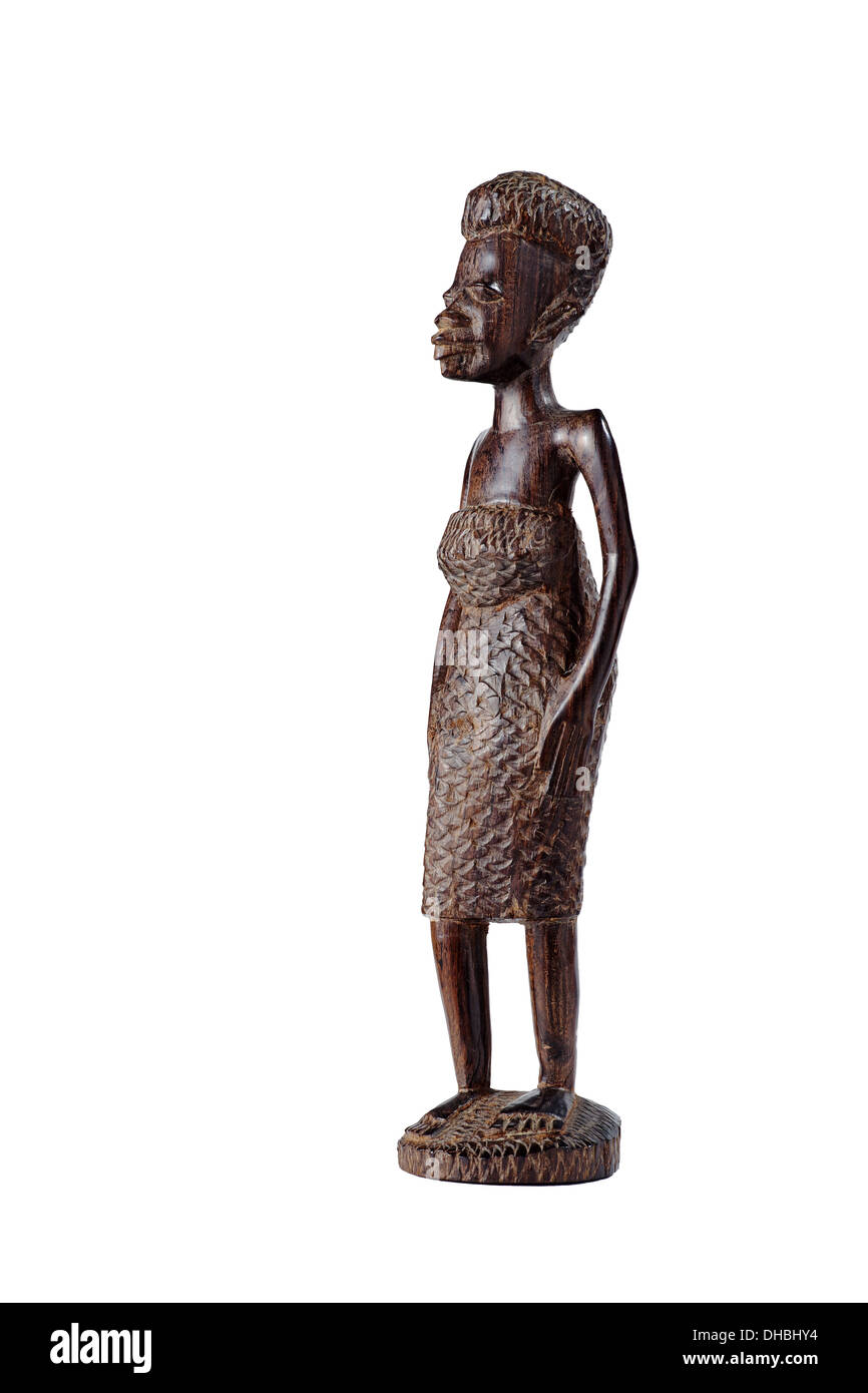 Afrikanische Statue eines Mädchens in einem Kleid aus Mahagoni über White in Dreiviertelansicht Stockfoto