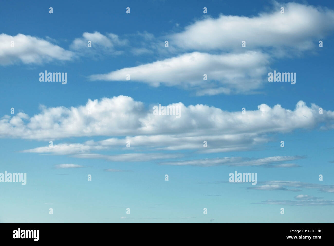 Natürlichen hellen blauen Wolkenhimmel Hintergrundtextur Foto Stockfoto