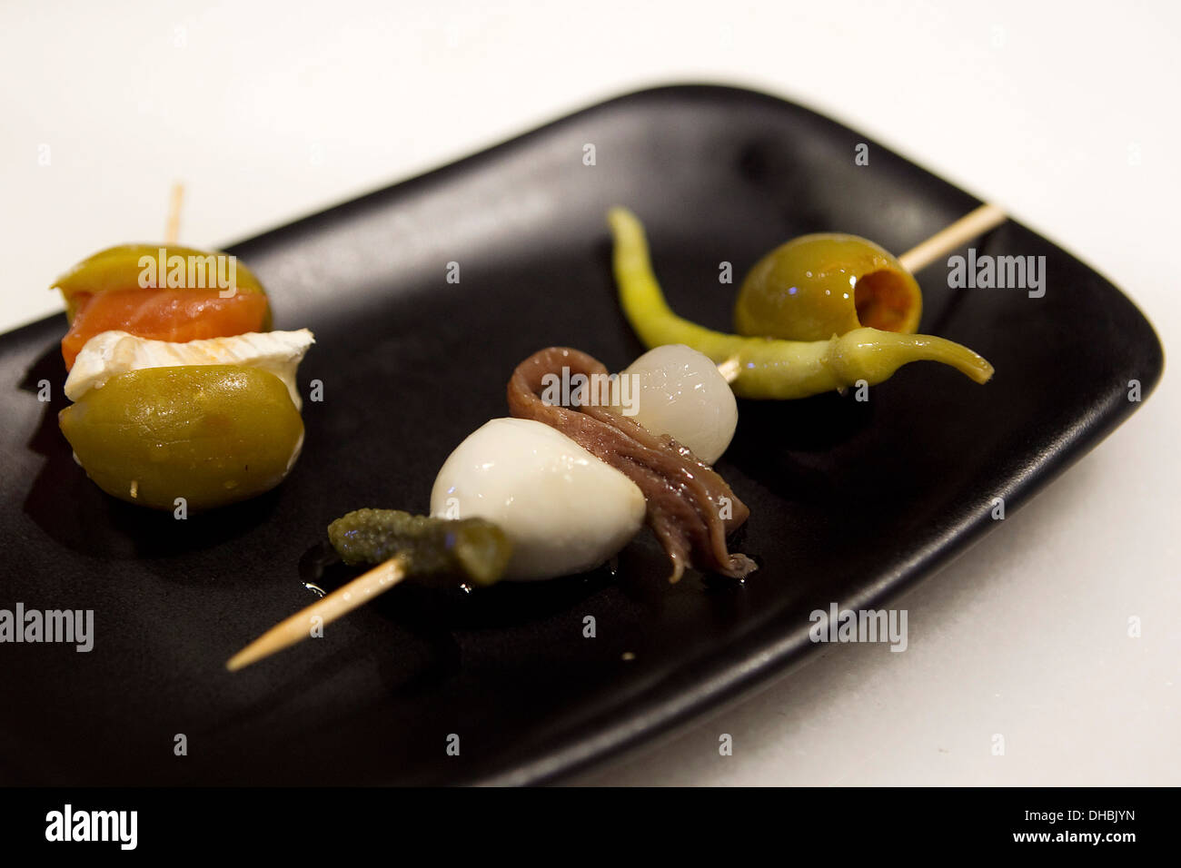 Zutaten und Platten gezeigt, bevor eine Haute Cuisine-Ausstellung auf der Insel Mallorca, Spanien Stockfoto