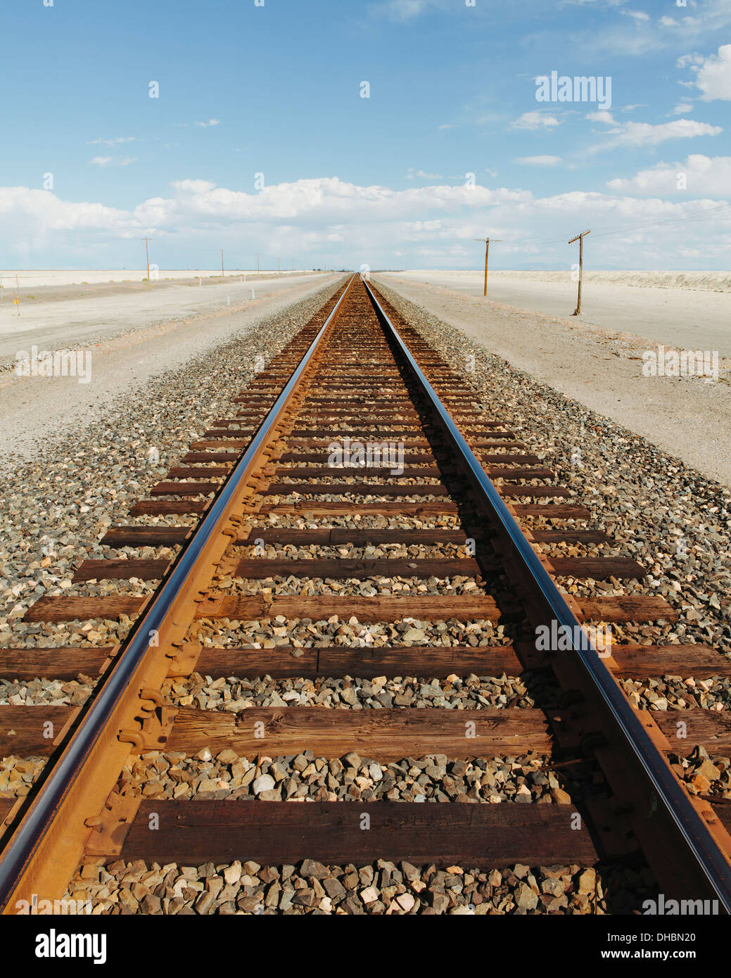 Eine Eisenbahn, die sich durch die Wüste, in der Nähe von Wendover in Utah. Stockfoto