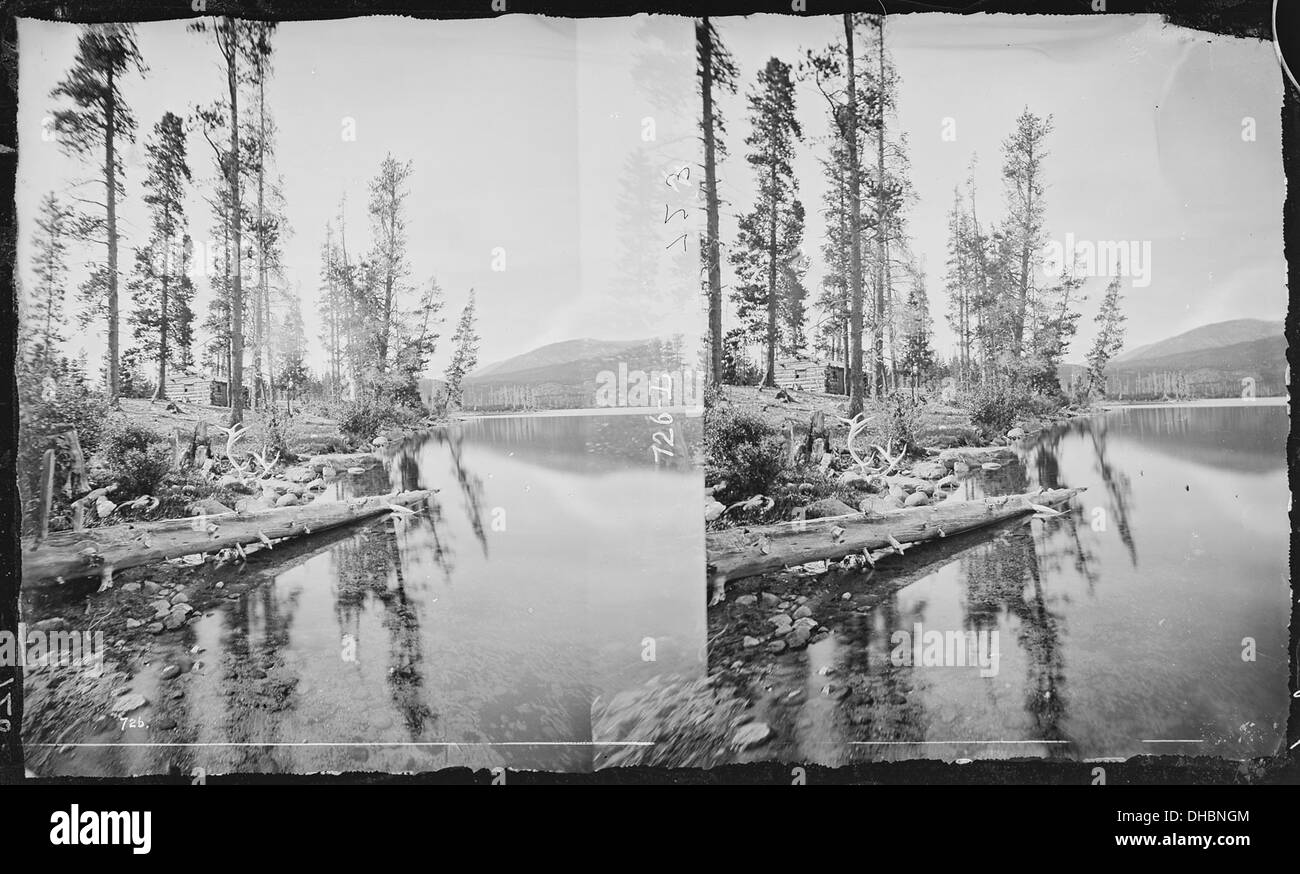 Eine rustikale Fischerhütte am Grand Lake in Grand County, Colorado, bietet einen Einblick in das friedliche ländliche Leben am See. Stockfoto