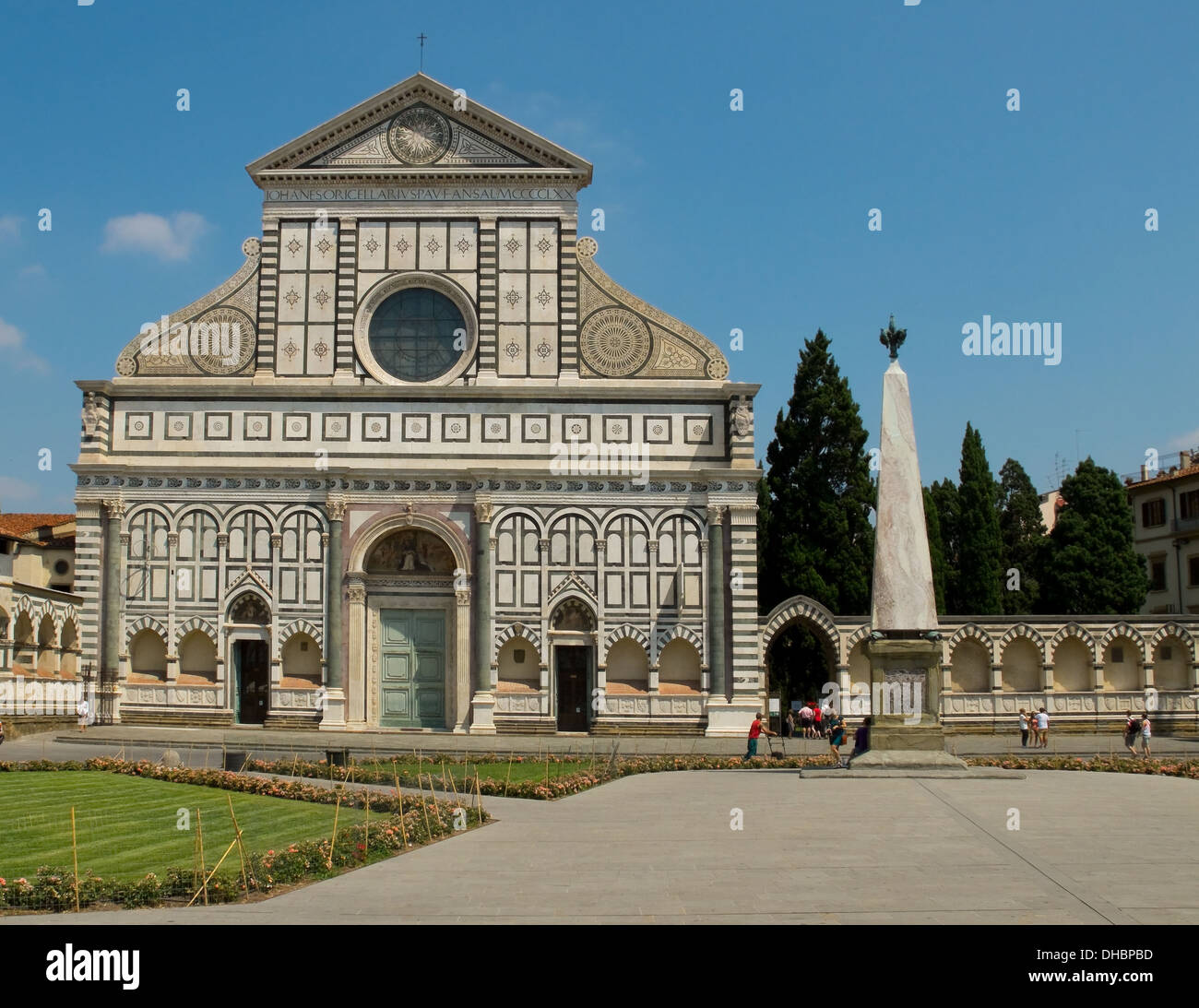 Leon Battista Alberti Fassade, Basilika Santa Maria Novella. Blick vom Piazza Santa Maria Novella. Florenz, Italien Stockfoto