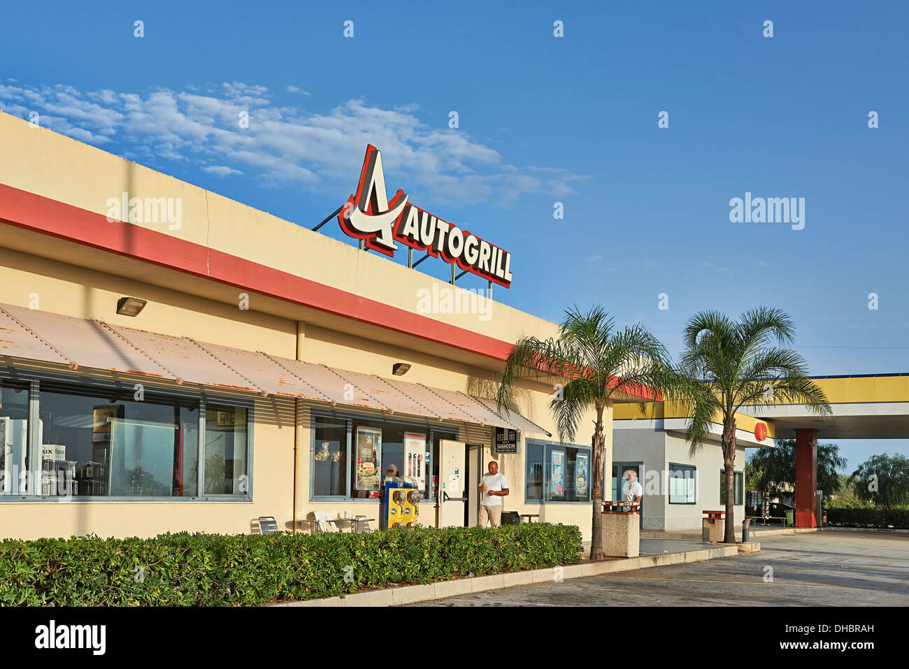 Autogrill Restaurant und Shop In Sizilien Stockfoto
