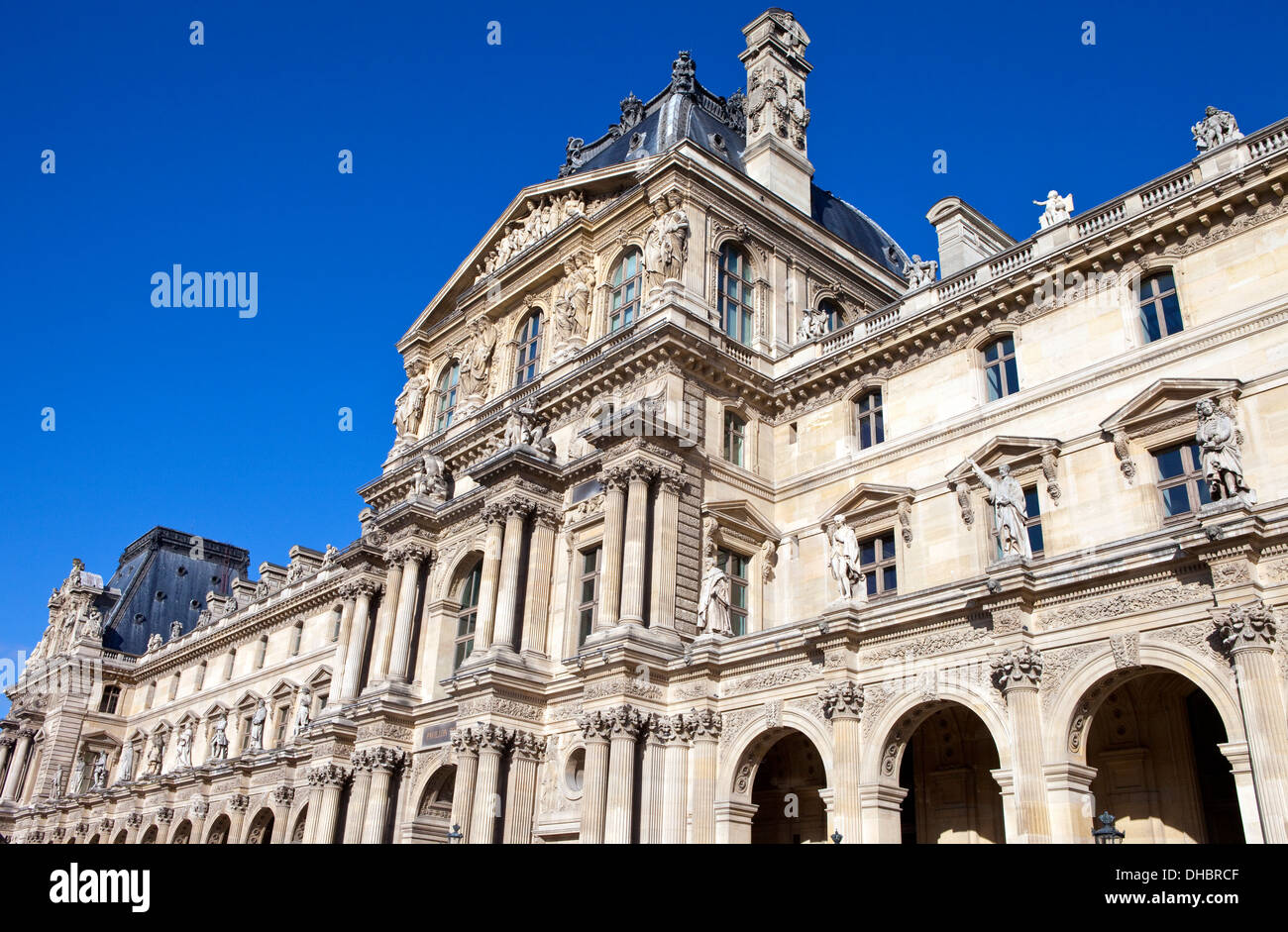 Der prächtige Louvre in Paris. Stockfoto