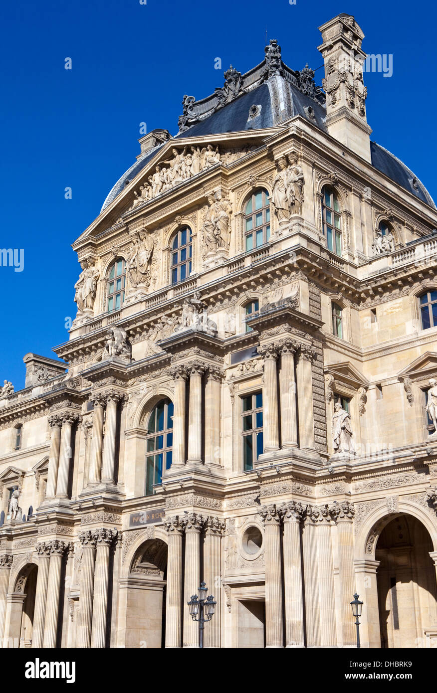 Der prächtige Louvre in Paris. Stockfoto
