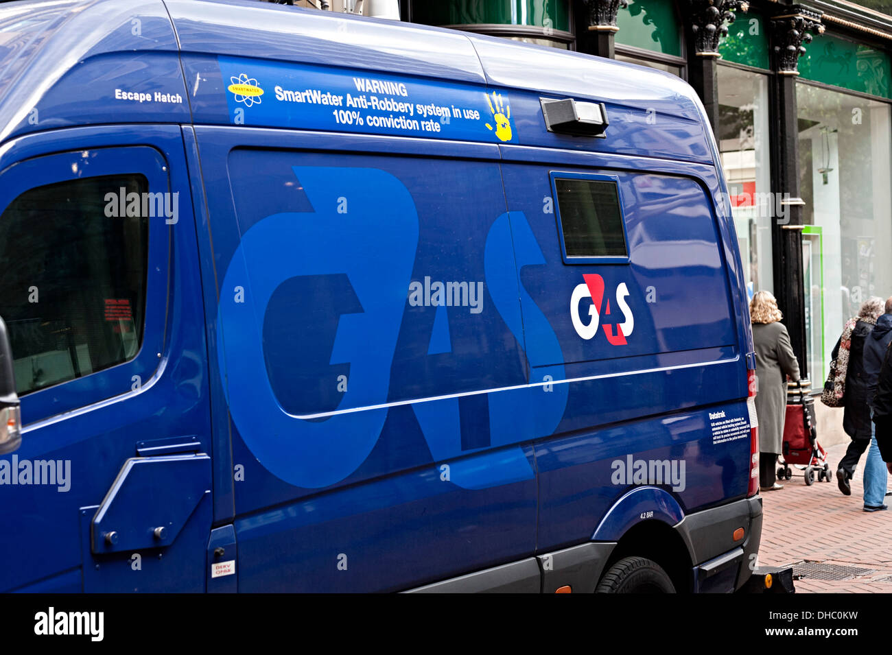 G4S Geld van Birmingham außerhalb Lloyds bank Stockfoto