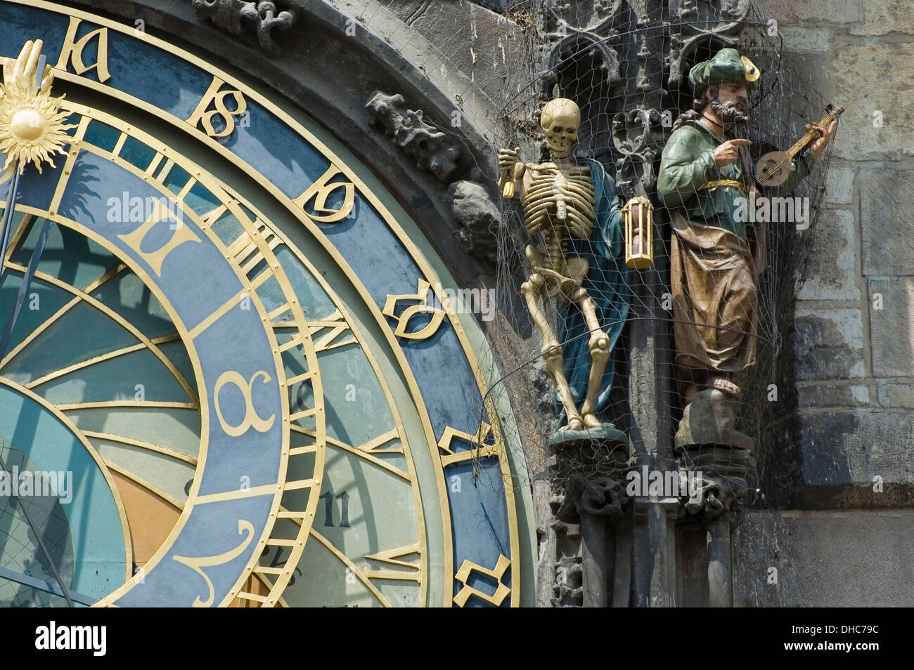 Orloj - Prag Astronomische Uhr an der Wand des Rathauses Stockfoto