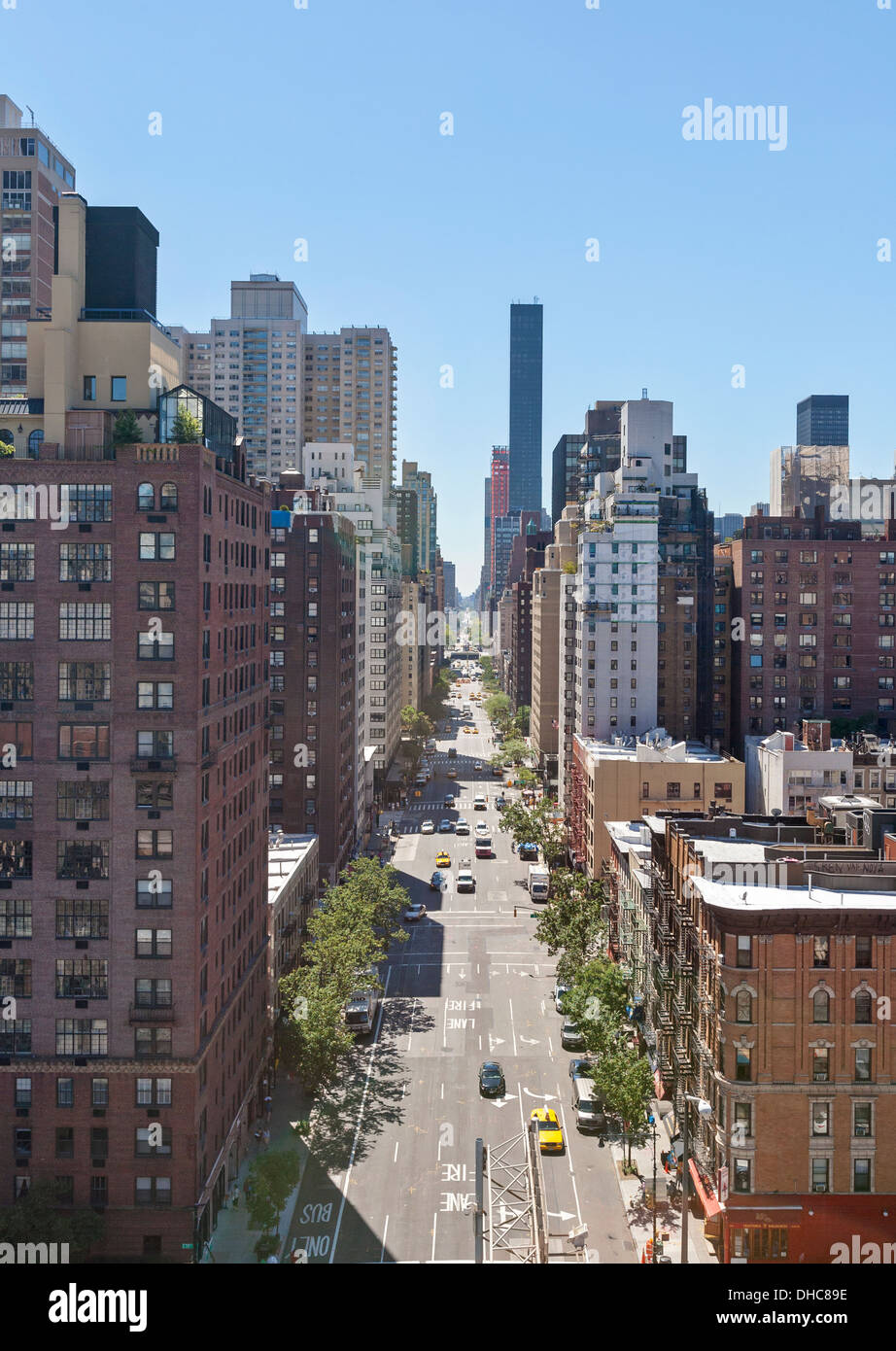 Ein Blick auf die First Avenue von der 59th Street Bridge verbindet Roosevelt Island nach Manhattan, New York City. Stockfoto