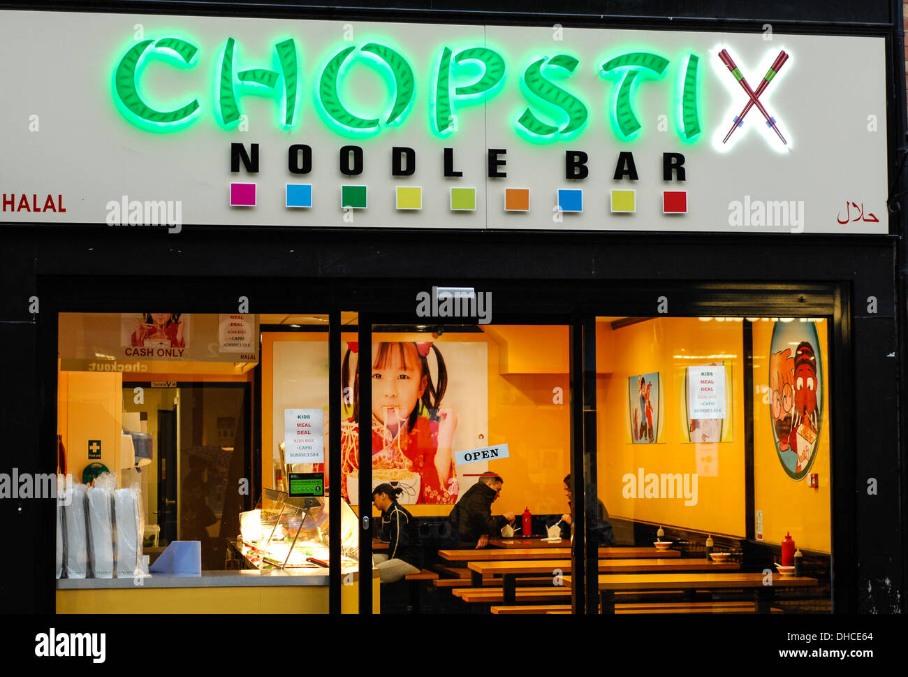 Noodles bar Fotos und Bildmaterial in hoher Auflösung Alamy