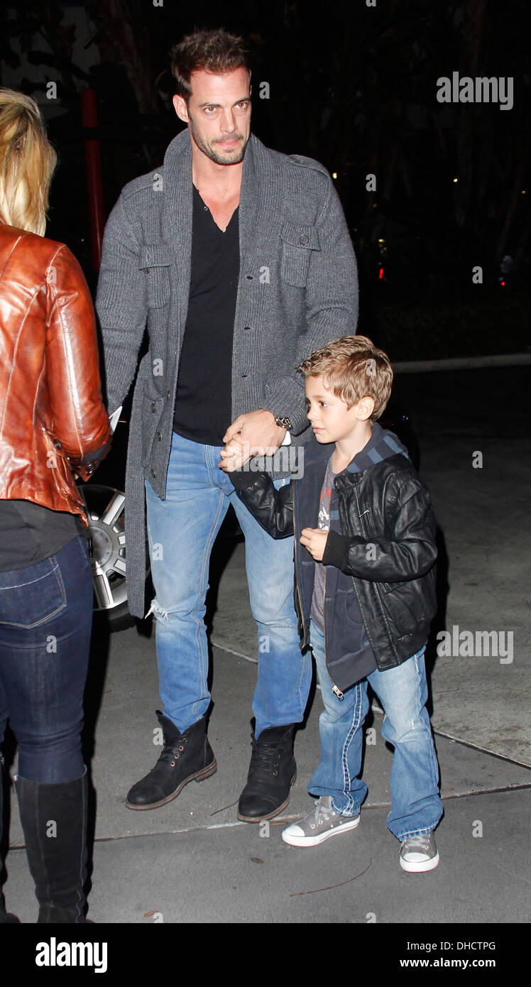 William Levy übernimmt sein Sohn Christopher Alexander, LA Lakers im  Staples Center Los Angeles California - 13.04.12 spielen zu sehen  Stockfotografie - Alamy