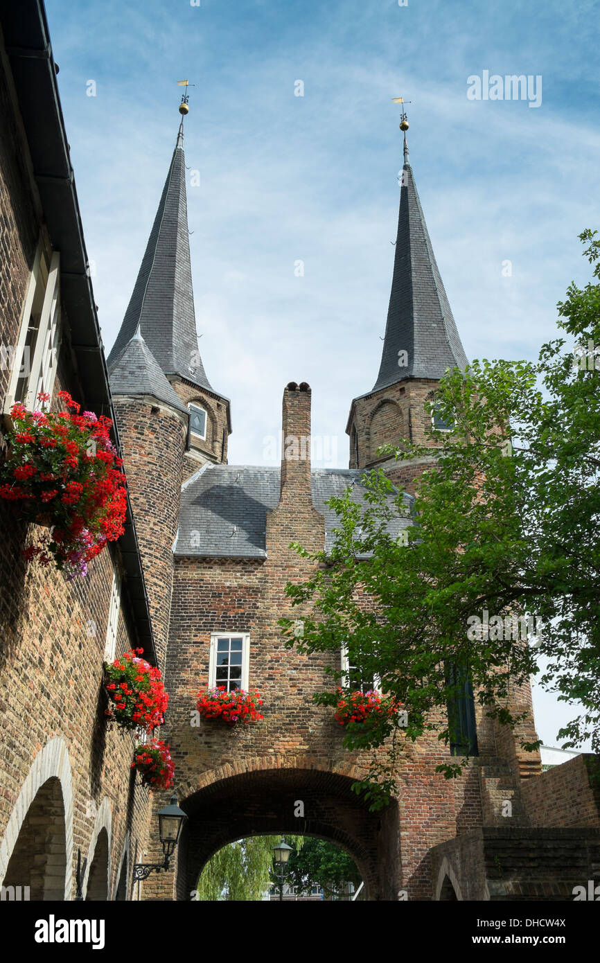 Niederlande, Delft, Stadttor in der Altstadt Stockfoto