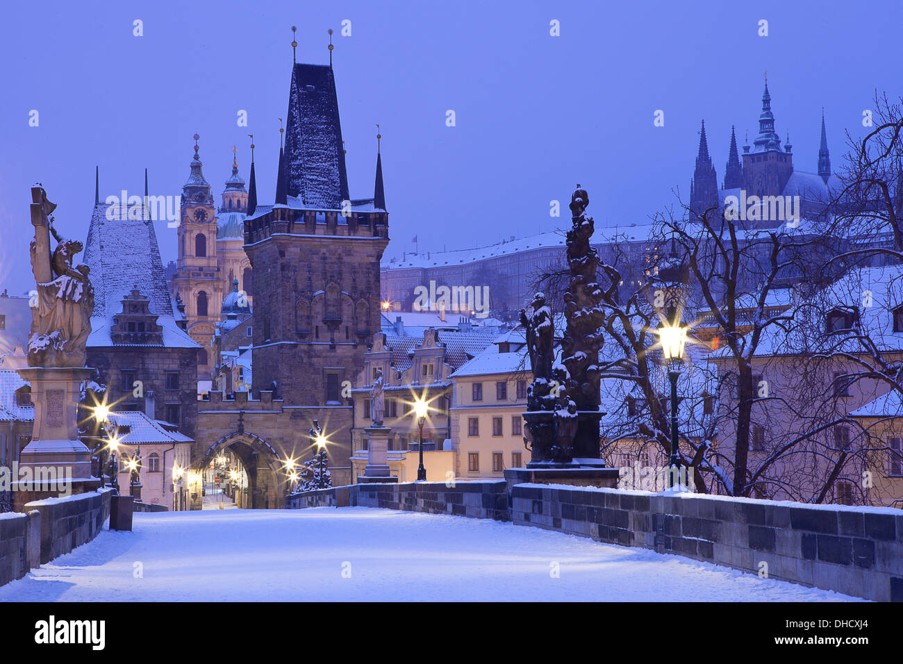 Tschechische Republik - Prag - Karlsbrücke in Wintermorgen Stockfoto