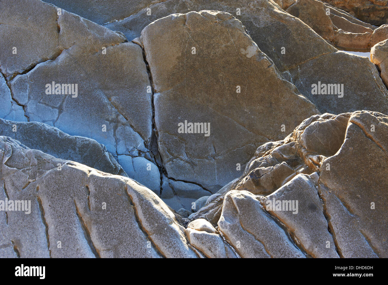 Schichten der Felsen am Strand von Bidart Frankreich Stockfoto