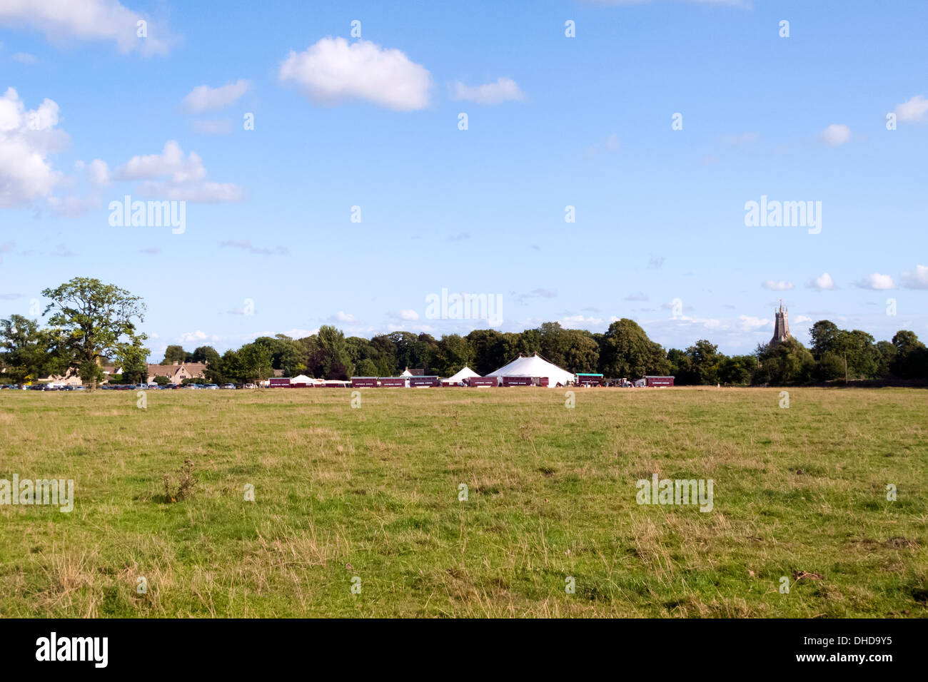 Giffords Zirkus auf Minchinhampton Gemeinsame, Sommer 2013, Gloucestershire, VEREINIGTES KÖNIGREICH Stockfoto