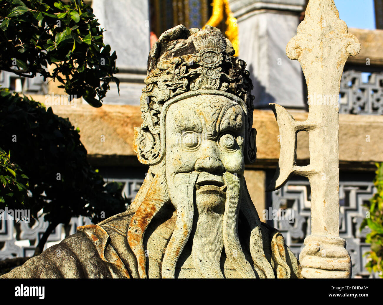 Wächter Statue (Yak) an den Tempel Wat Phra Kaew im Palastbereich Grand, eines der wichtigsten touristischen Attraktionen in Bangkok Stockfoto