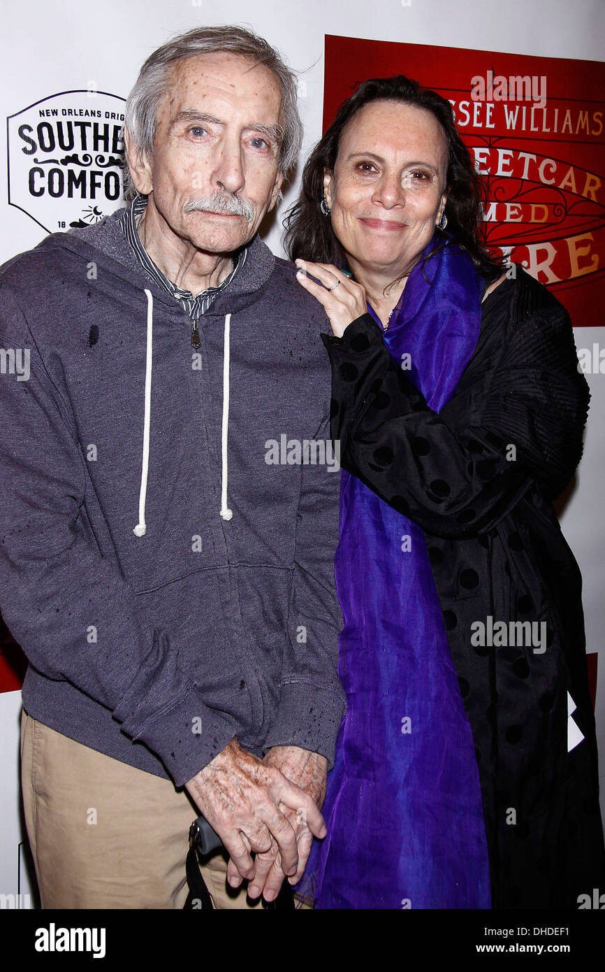 Edward Albee und Emily Mann Broadway-Premiere von "A Streetcar Named Desire" Broadhurst Theatre – Ankunft New York City Stockfoto