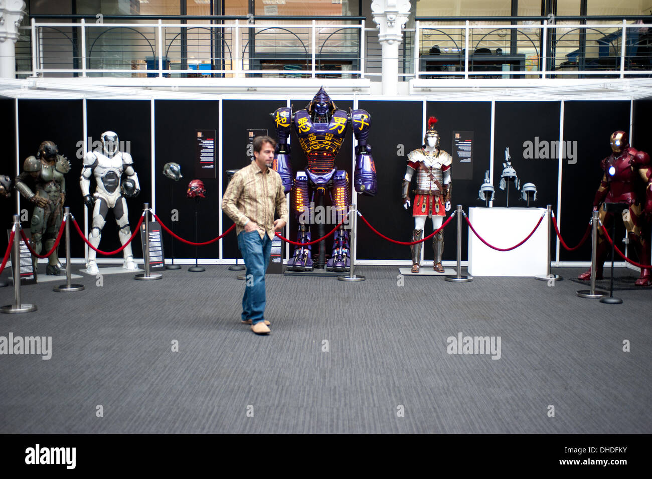 London, UK. 7. November 2013. Vermächtnis Effekte 3D gedruckte Zeichen auf die 3D Printshow im Business Design Centre in London. Die Schau versammelt die größten Namen in 3D-Drucktechnologie neben der kreativen, spannendsten und innovativsten Einzelpersonen mit Additiven Verfahren heute. Bildnachweis: Piero Cruciatti/Alamy Live-Nachrichten Stockfoto