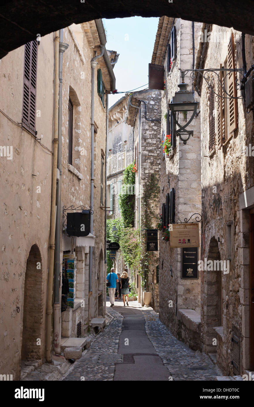 Gepflasterte Gasse, Saint-Paul-de-Vence, Provence-Alpes-Cote d ' Azur, Provence, Frankreich Stockfoto