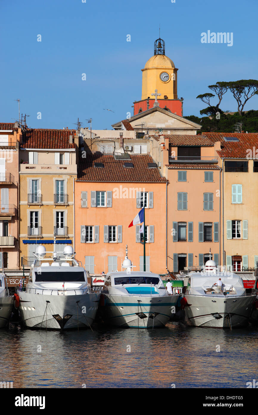 Yachten im Hafen der alten Stadt, Saint-Tropez, Var, Provence-Alpes-Côte d ' Azur, Provence, Frankreich, Mittelmeer, Europa Stockfoto
