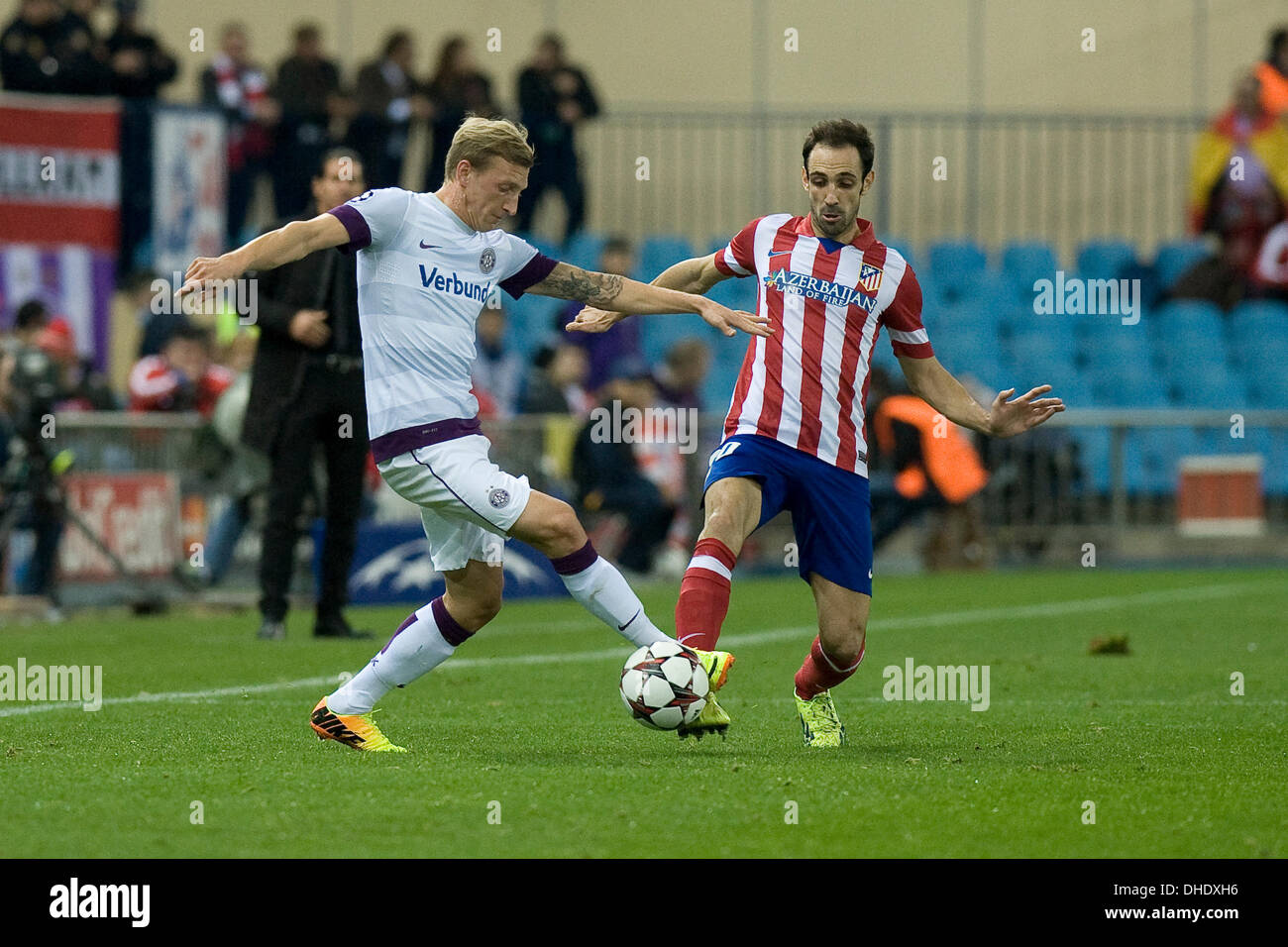 Madrid, Oscar Gonzalez. 7. November 2013. die UEFA Champions League Fußballspiel Club Atletico Madrid gegen Austria Wien im Vicente Calderon Stadion in Madrid. : Bildnachweis Oscar Gonzalez/NurPhoto: Oscar Gonzalez/NurPhoto/ZUMAPRESS.com/Alamy Live-Nachrichten Stockfoto