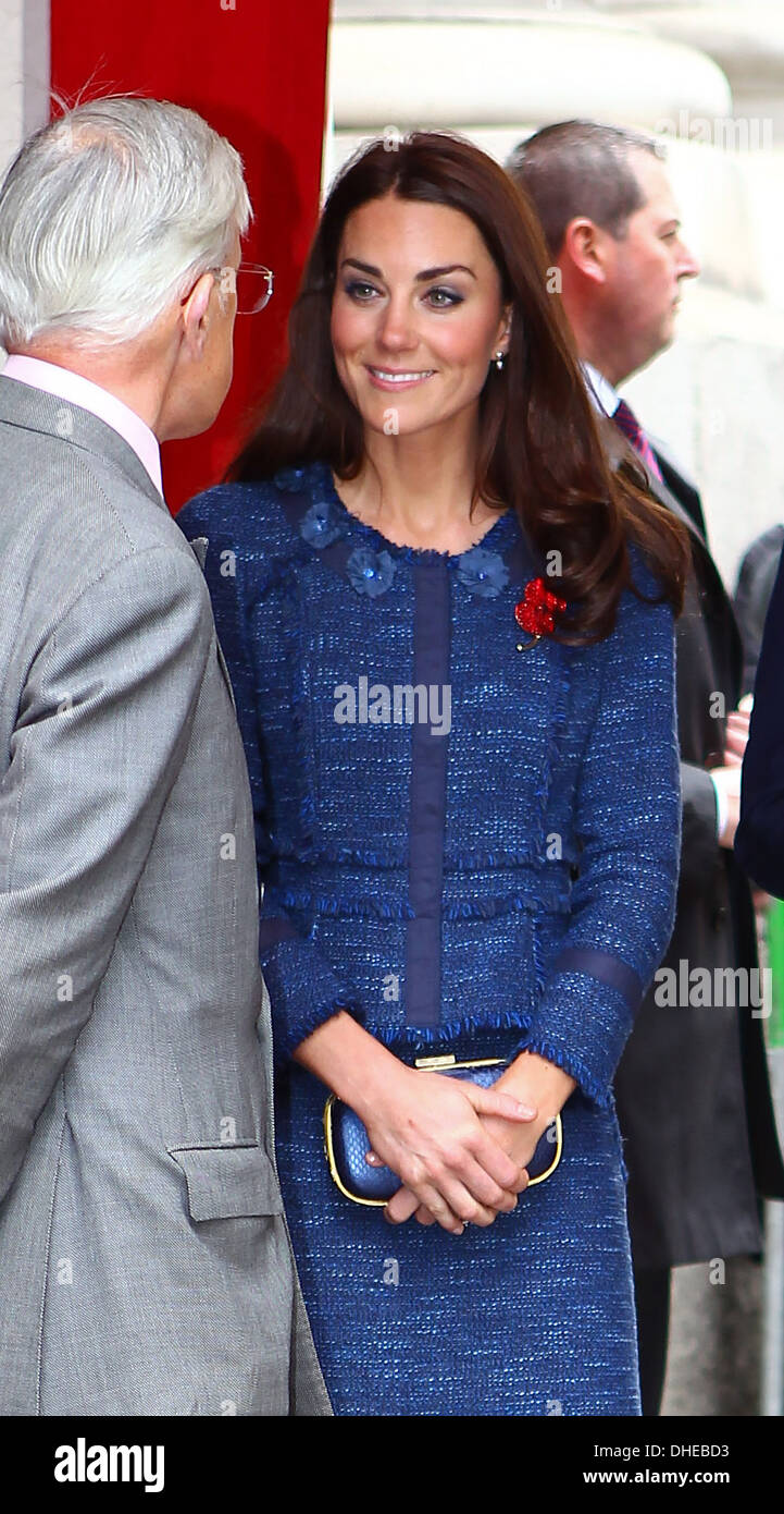 Catherine Duchess of Cambridge auch bekannt als Kate Middleton und Prinz William Duke of Cambridge verlassen die Amundsen-Scott Centenary Stockfoto