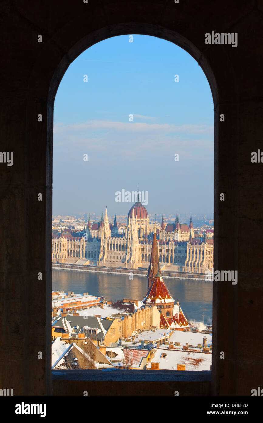 Ungarische Parlament und die Donau auf einer Winter-Nachmittag, Budapest, Ungarn, Europa Stockfoto