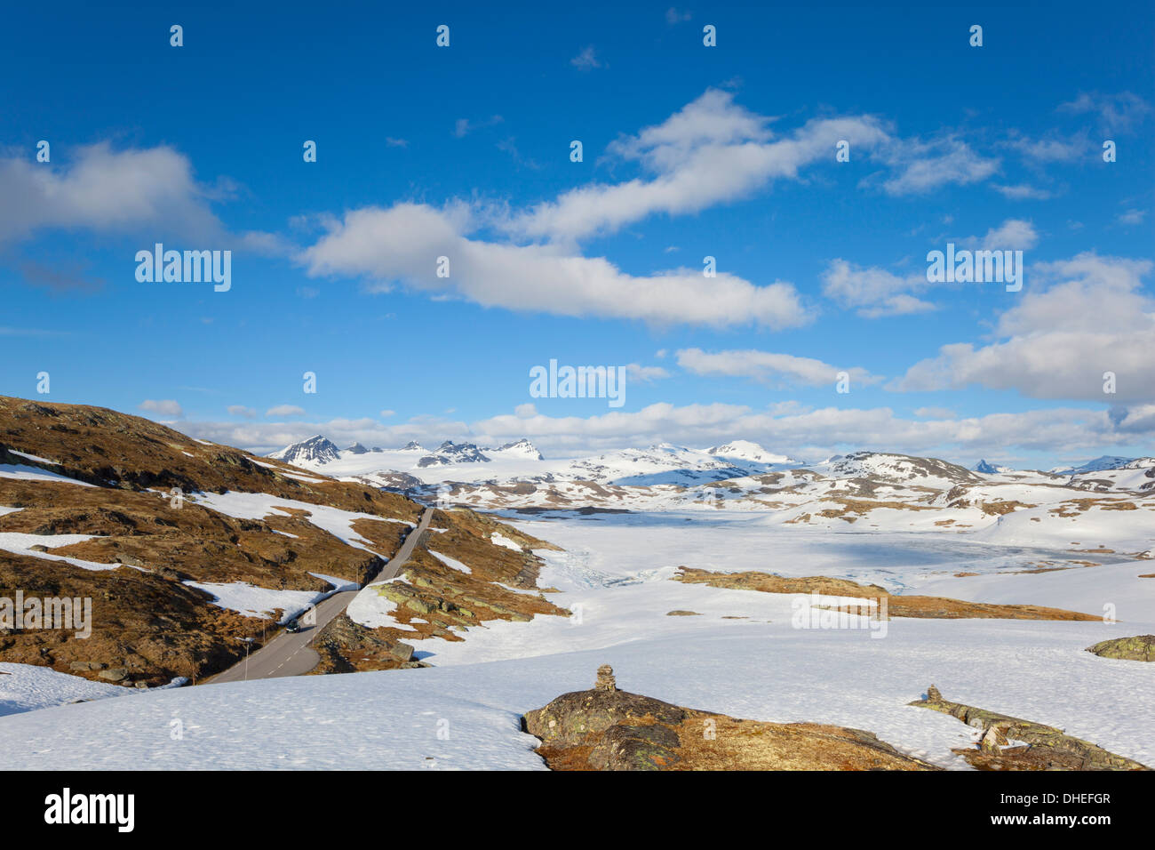 Schnee bedeckte Hochebene im Jotunheimen Nationalpark, Sogn Og Fjordane, Norwegen, Skandinavien, Europa Stockfoto