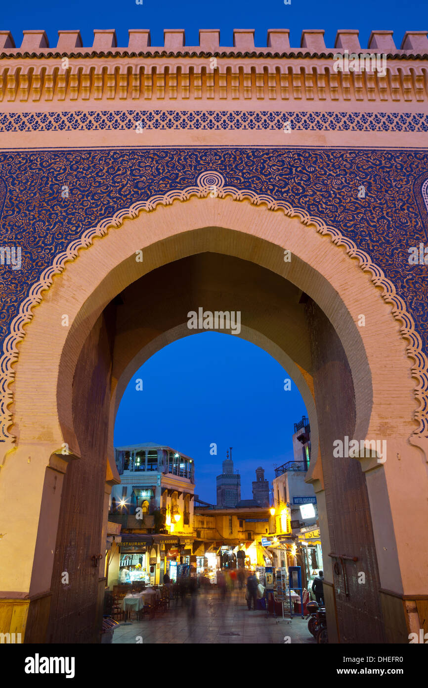 Bab Boujeloud Tor (das blaue Tor), Fes, Marokko, Nordafrika Stockfoto