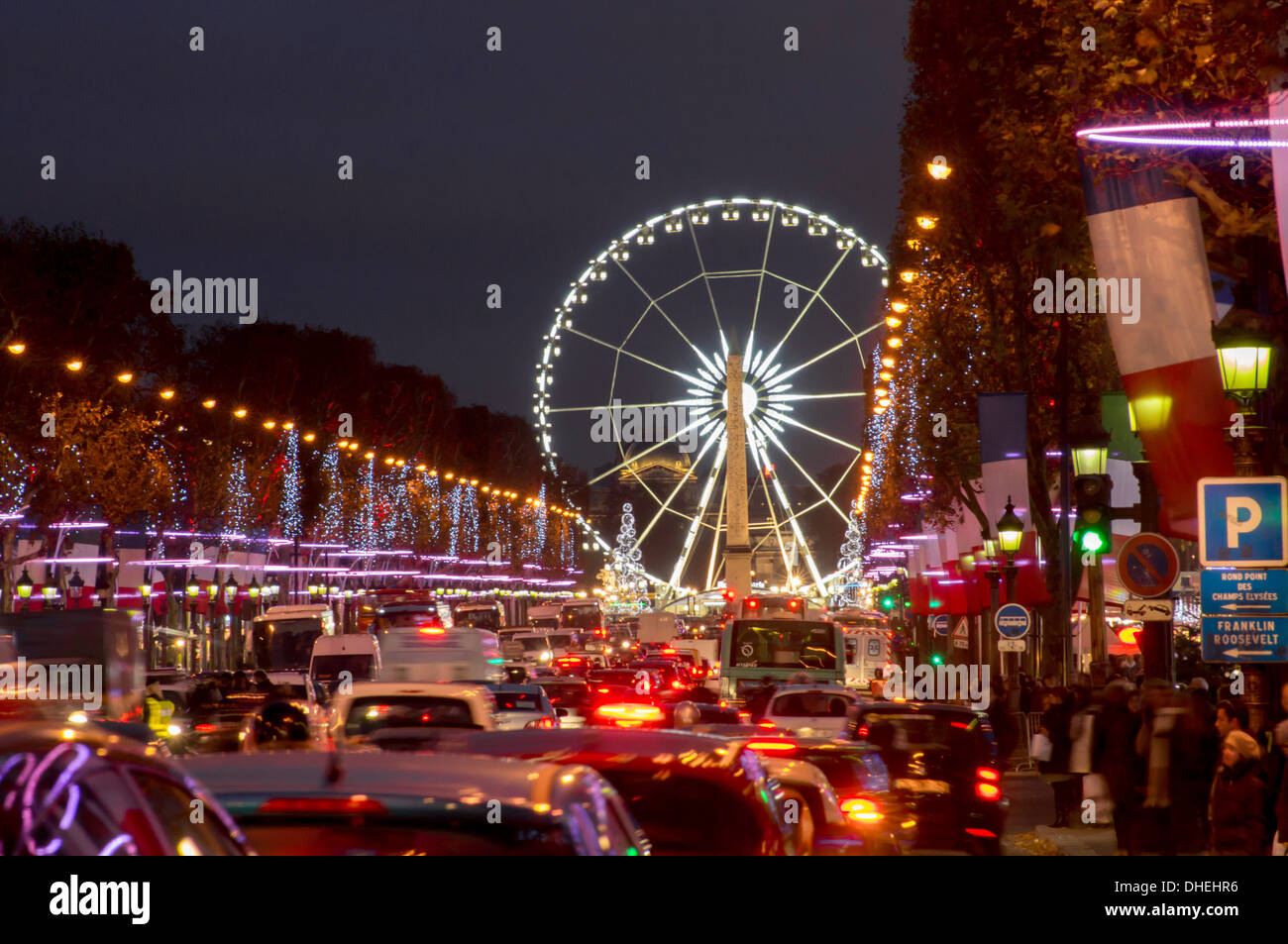 Roue de Paris und Champs Elysees bei Dämmerung, Paris, Frankreich, Europa Stockfoto