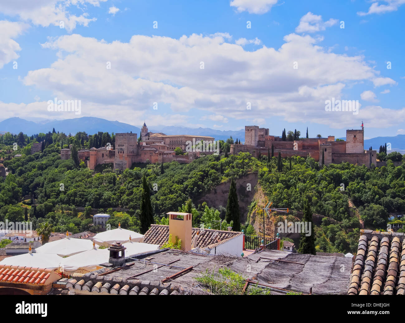 Stadtbild von Granada mit Blick auf die berühmte Alhambra - ein Palast und Festung Komplex, Andalusien, Spanien Stockfoto