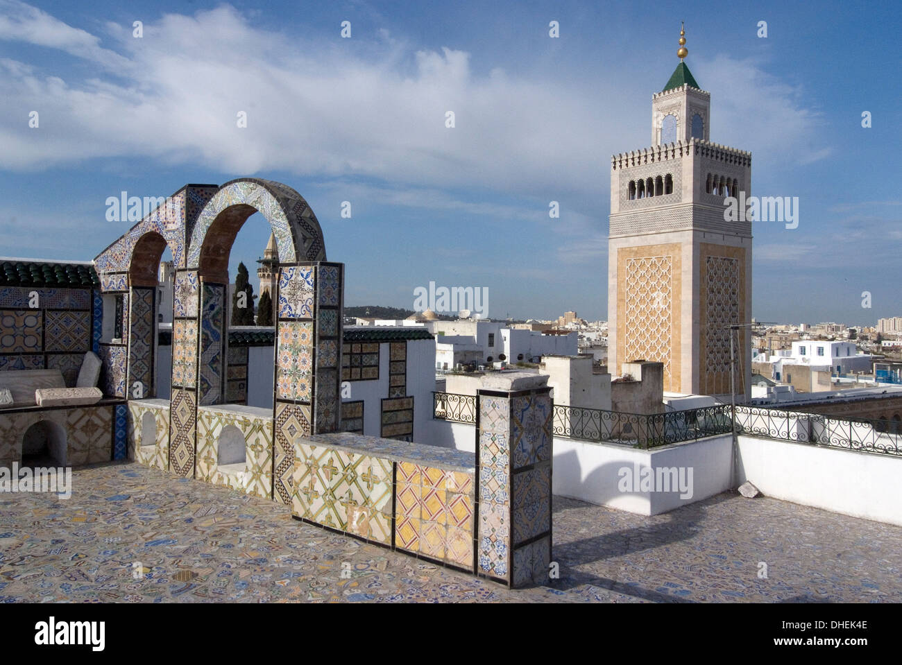 Blick über die Medina von Tunis in Richtung der Haupt-Moschee, Tunesien, Nordafrika, Afrika Stockfoto