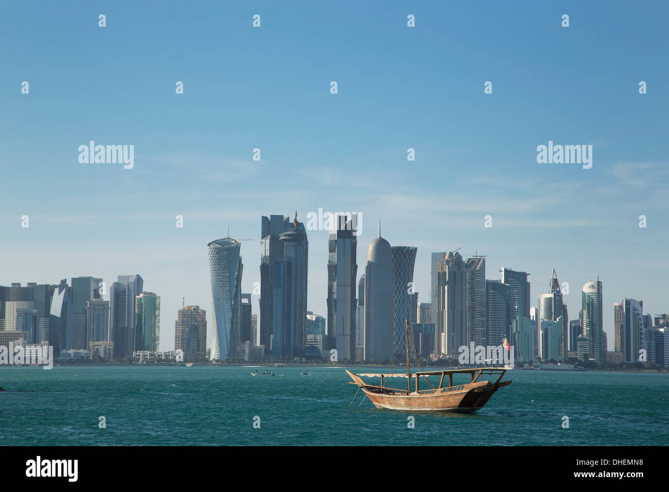 Futuristische Wolkenkratzer in Doha, Katar, Nahost Stockfoto