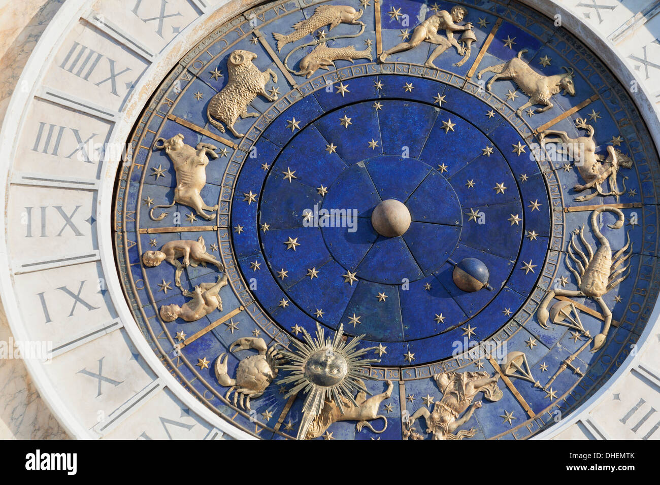 Detail der Uhr auf dem Torre Dell' Orologio in St.-Markus Square, Venedig, UNESCO World Heritage Site, Veneto, Italien, Europe Stockfoto