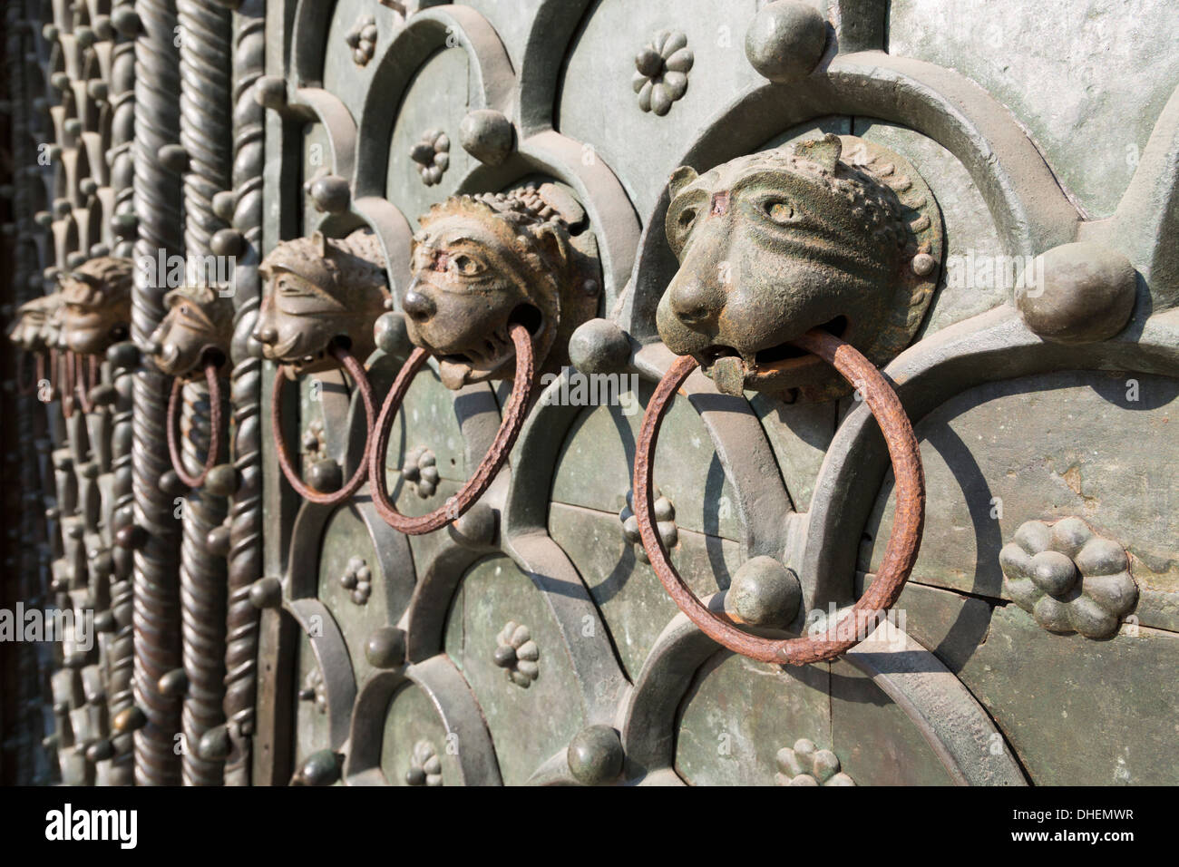 Detail der Tür der Basilica di San Marco (Markusdom), St.-Markus Platz, Venedig, UNESCO, Veneto, Italien Stockfoto