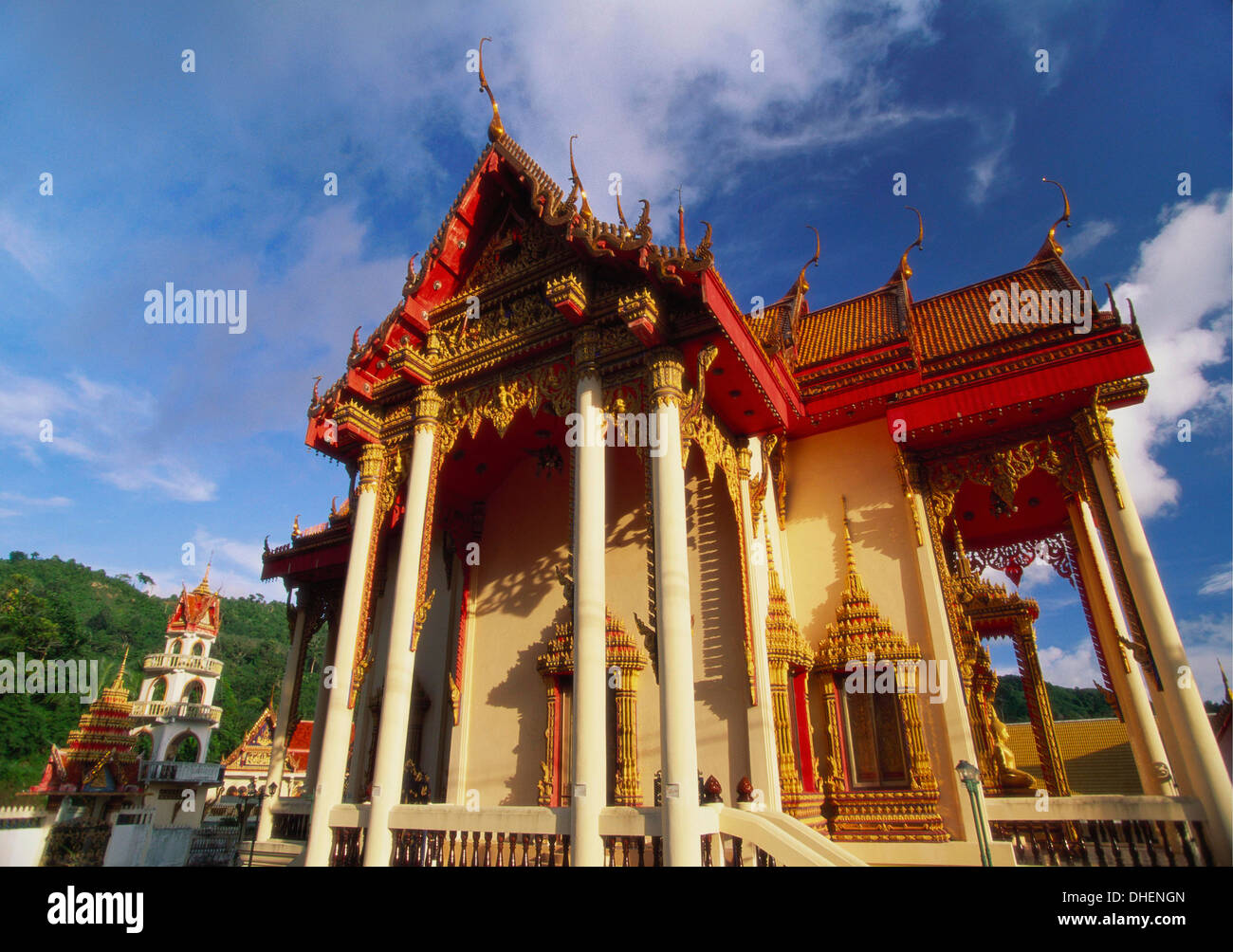Kunstvolle buddhistische Tempel, Ao Patong, Koh Phuket, Thailand Stockfoto