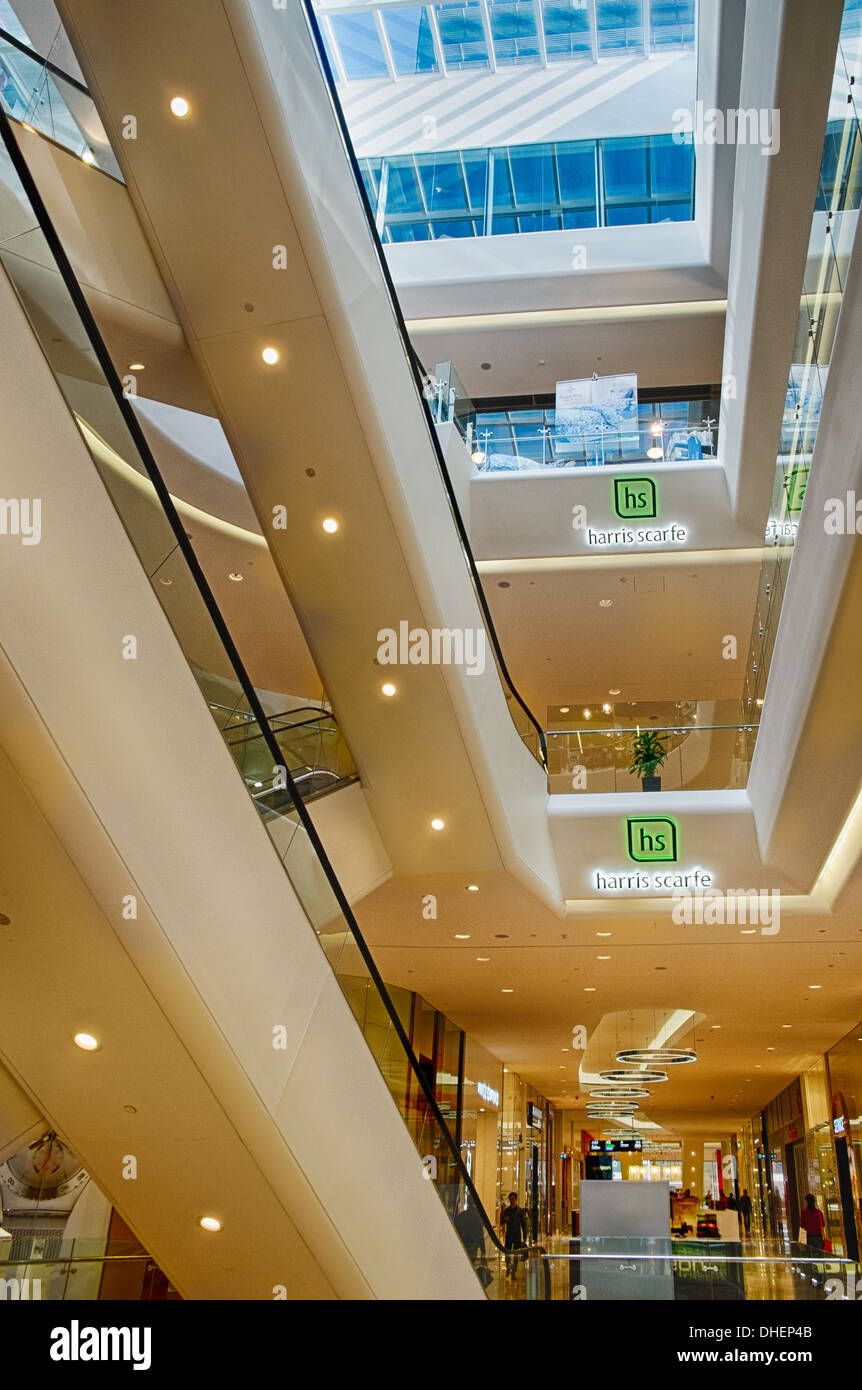 Im Inneren der neuen Rundle Place Shopping Mall in Rundle Mall Adelaide. Stockfoto