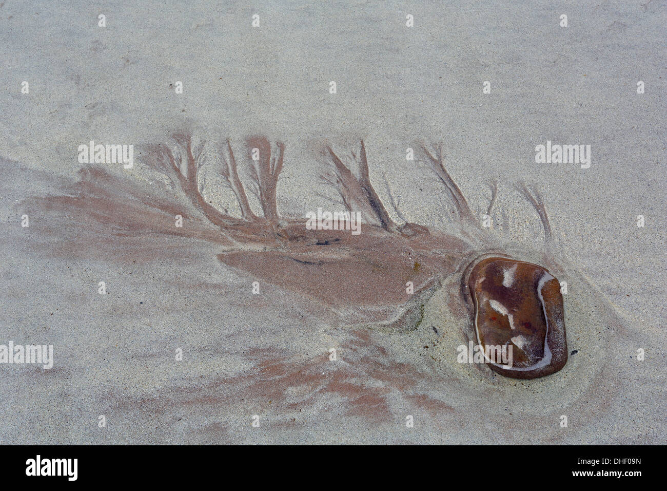 Muster in den Sand am Strand von Achnahaird zeigt ausgesetzt Torridonian Sandstein Stockfoto