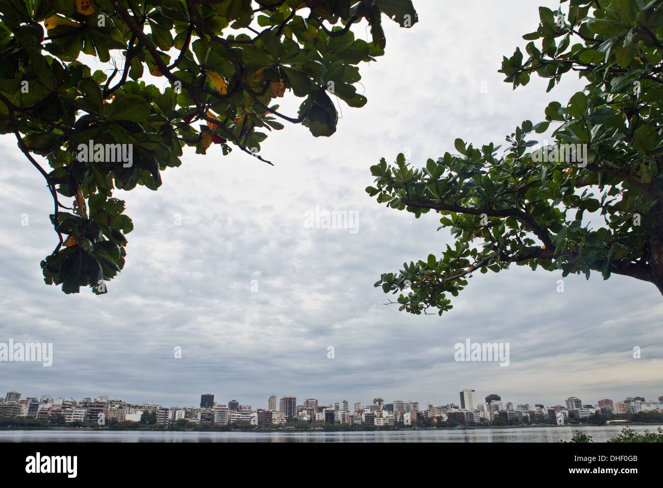 Blick auf Rio De Janeiro über Sky Lake, Brasilien Stockfoto