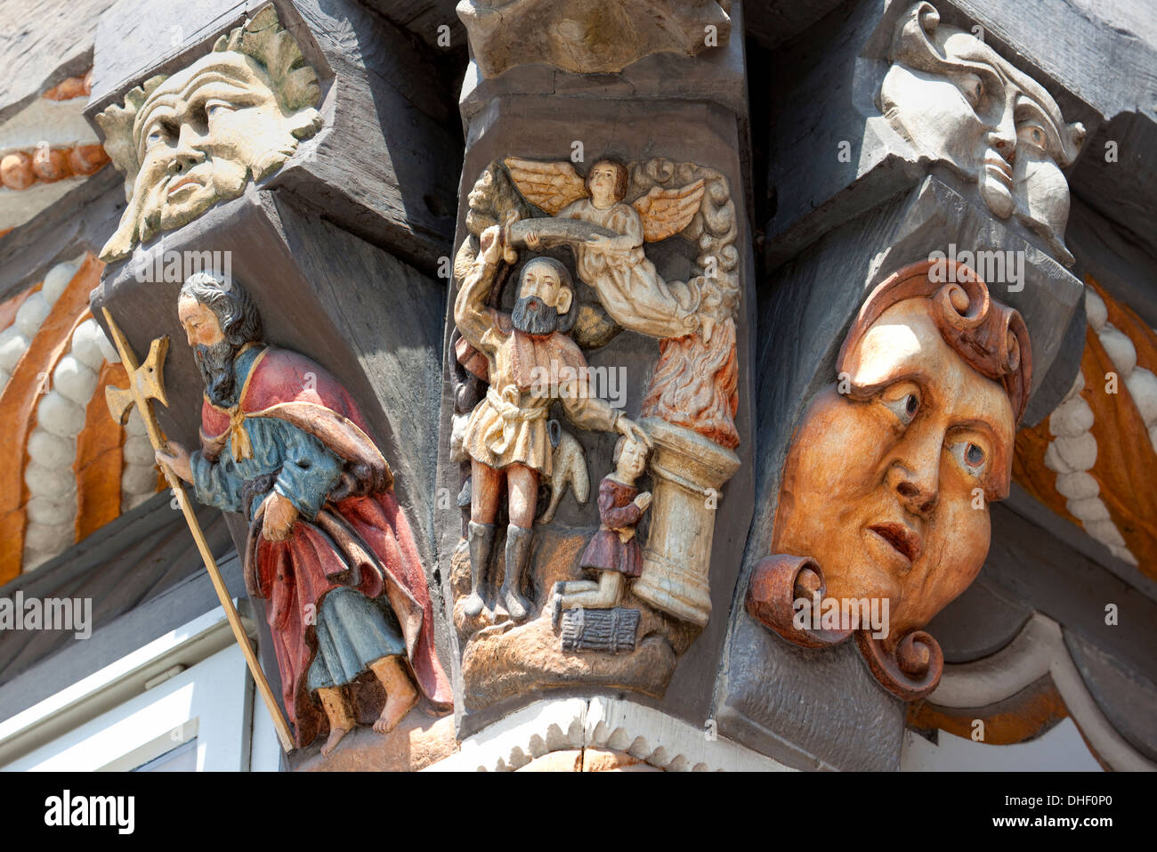 Binden von Isaac, kunstvoll geschnitzten Architekturdetail Stiftsherrenhaus, 1558, Osterstraße, Hameln, Niedersachsen, Deutschland Stockfoto