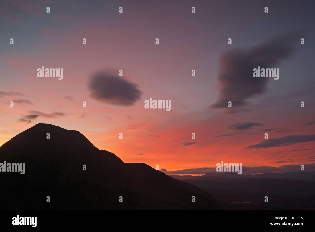 Sonnenaufgang über dem Cul Beag aus Stac Pollaidh Stockfoto