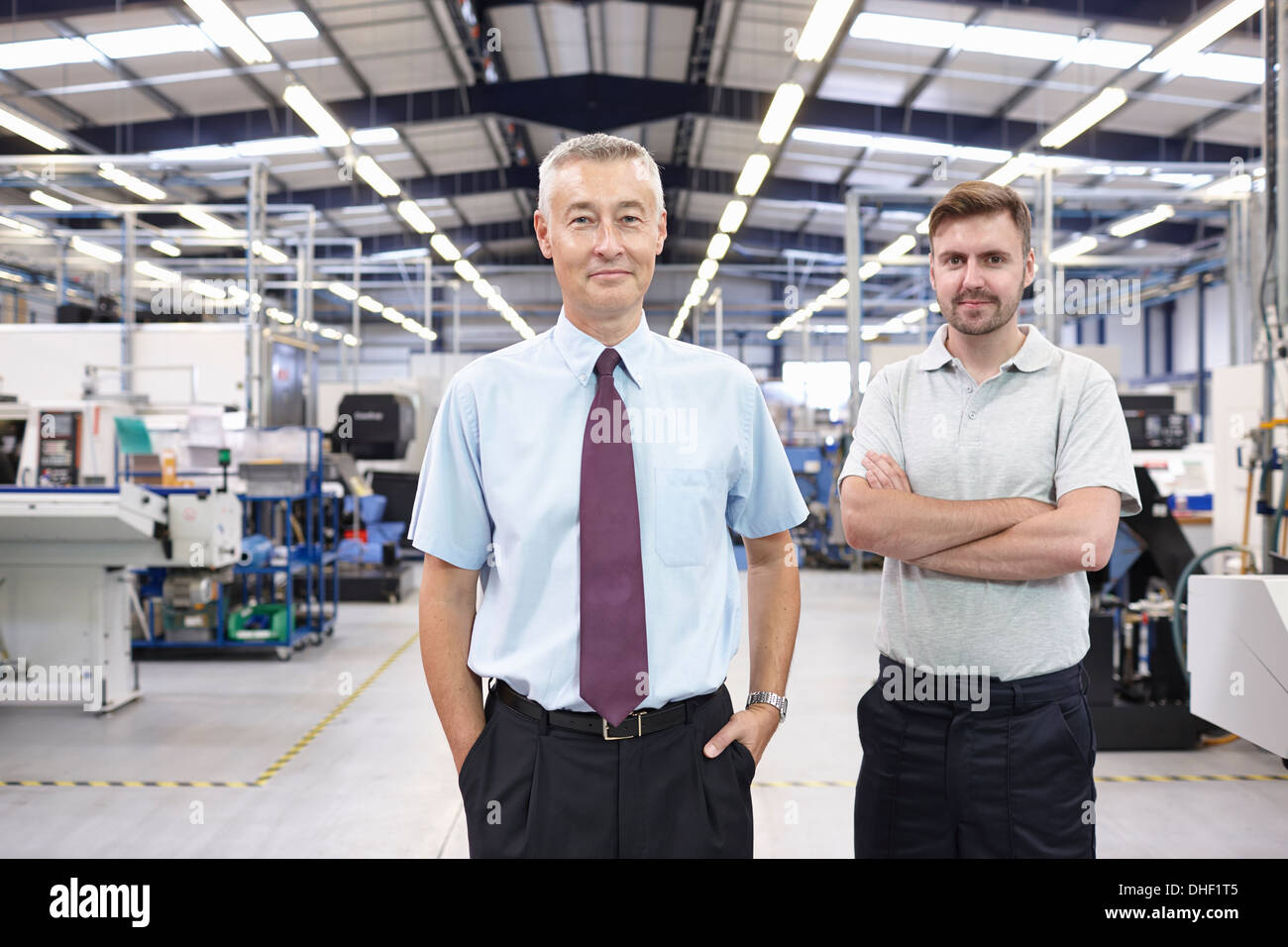 Porträt der Manager und Mitarbeiter in technischen Fabrik Stockfoto