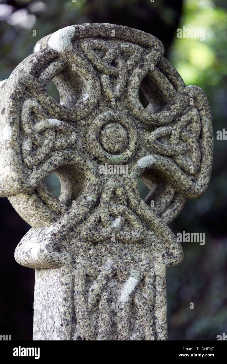 Moderne keltische Kreuz in Sancreed Pfarrkirche Stockfoto