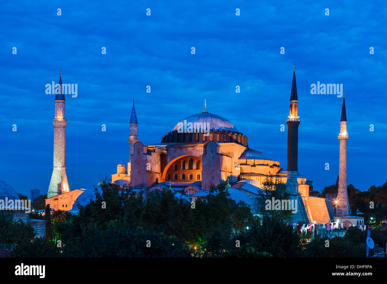 Hagia Sophia (Hagia Sophia) wie die Nacht fällt. Stockfoto
