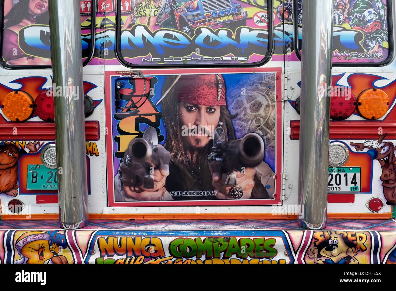 Diablo rojo typical bus panama -Fotos und -Bildmaterial in hoher