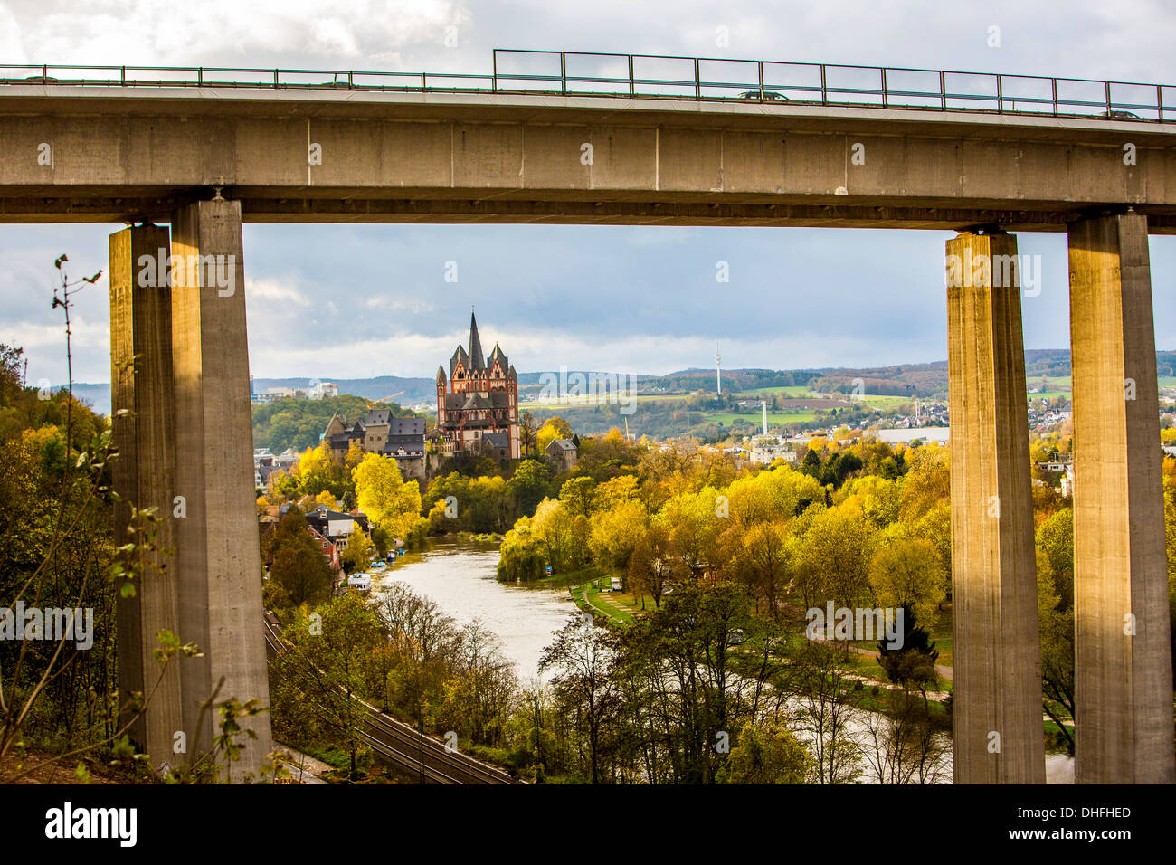 Stadt Limburg, am Fluss Lahn. Kathedrale, Bischofsstadt. Hessen, Deutschland. Stockfoto