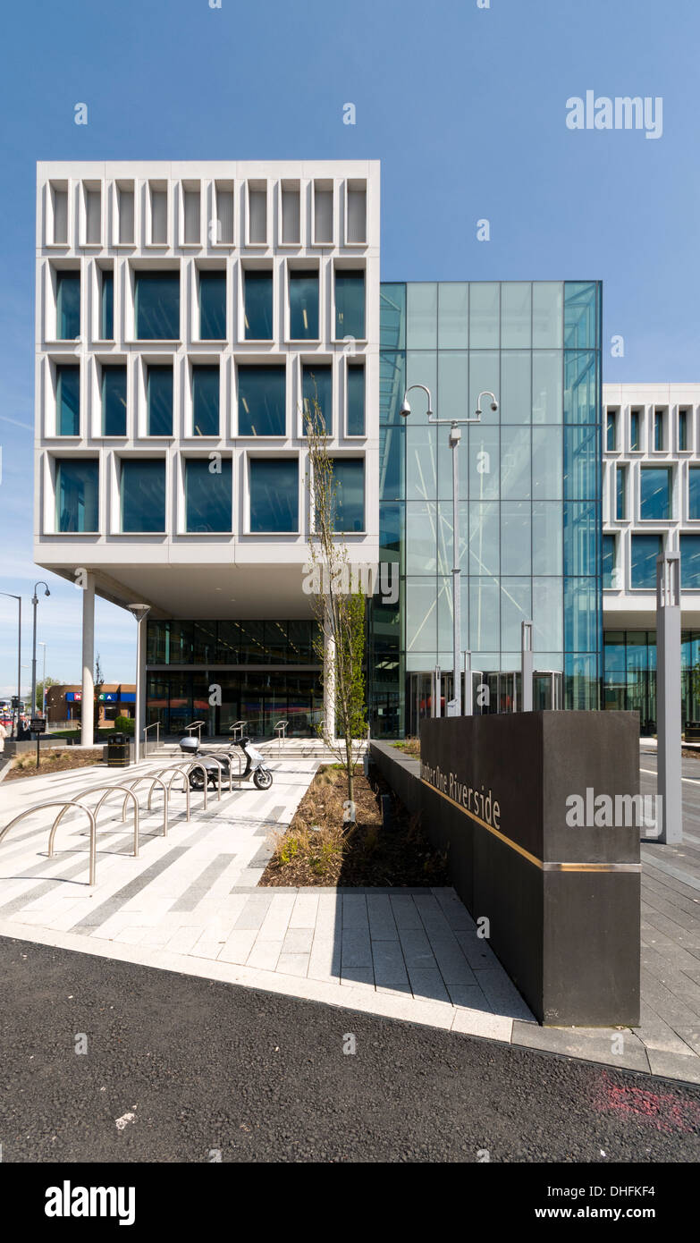 Nummer eins Riverside building, Rochdale, Greater Manchester, England, UK.  Gemeindeverwaltung und Public Library. Stockfoto